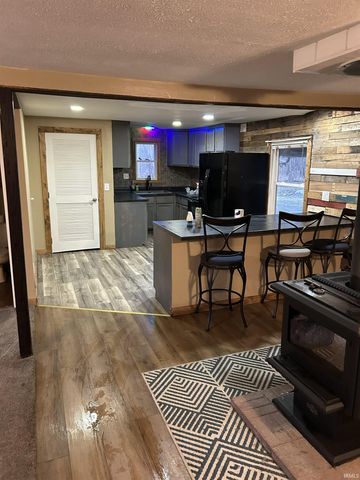 6024 N County Road 800 West, Yorktown, IN 47396