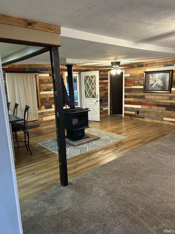 6024 N County Road 800 West, Yorktown, IN 47396