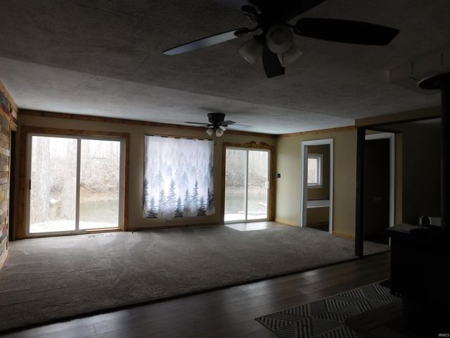 6024 N County Road 800 West, Yorktown, IN 47396