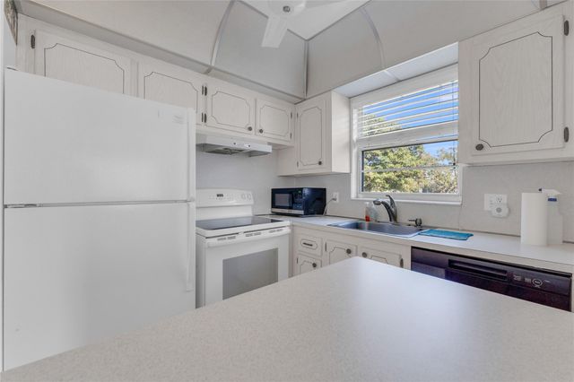 176 Westbury J 176, Deerfield Beach, FL 33442