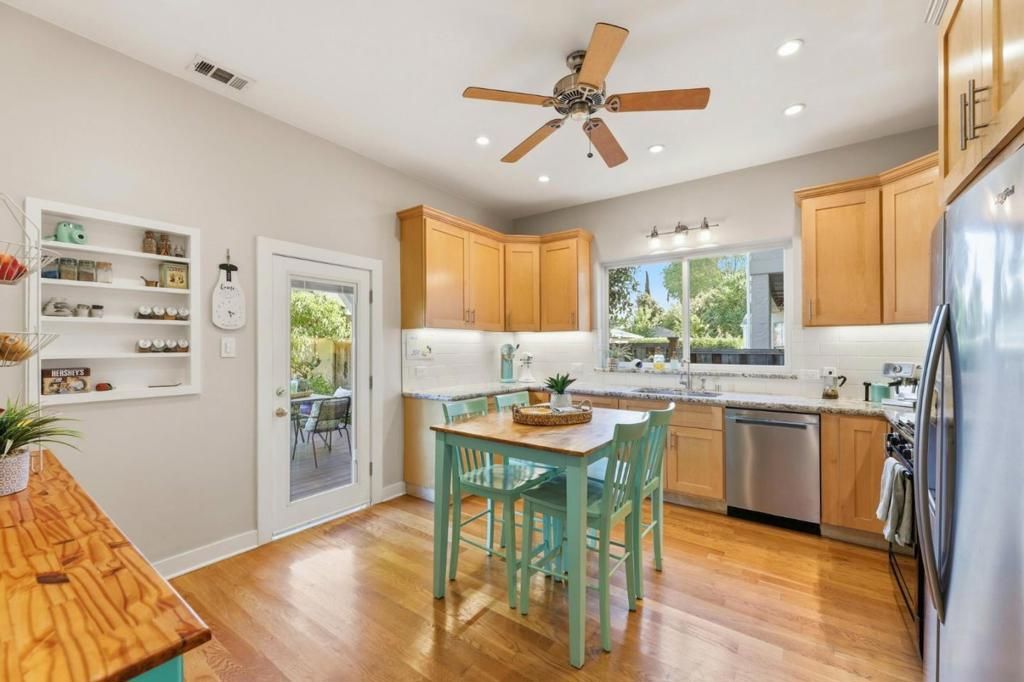 Image 10 of property listing at 1274 Magnolia Avenue, San Jose, CA 95126