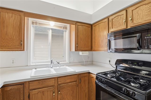 106 Cranbrook, Webster, NY 14580