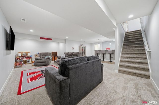 7701 Jimmie Avenue, Lincoln, NE 68516