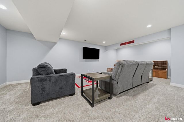 7701 Jimmie Avenue, Lincoln, NE 68516
