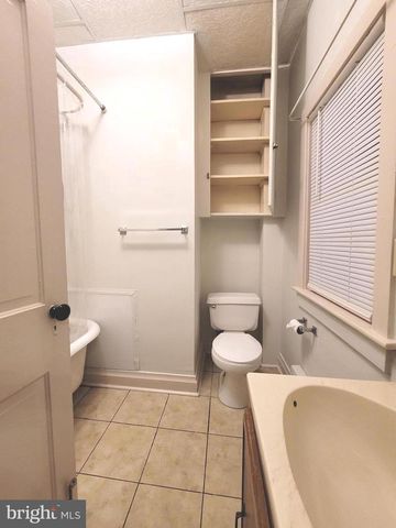 37 E MAIN ST #2, Waynesboro, PA 17268