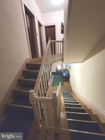 37 E MAIN ST #2, Waynesboro, PA 17268