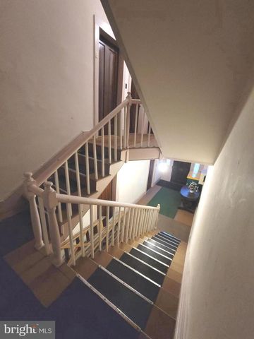 37 E MAIN ST #2, Waynesboro, PA 17268