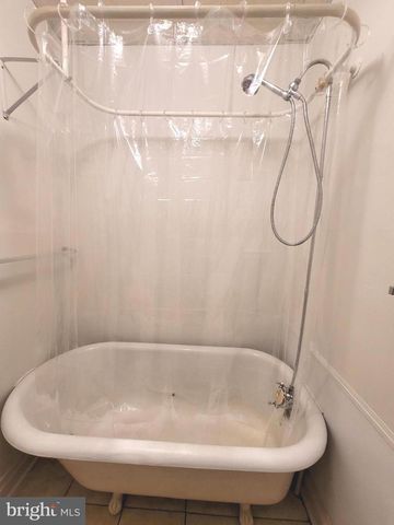 37 E MAIN ST #2, Waynesboro, PA 17268