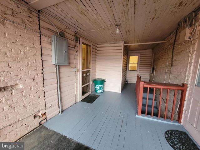 37 E MAIN ST #2, Waynesboro, PA 17268