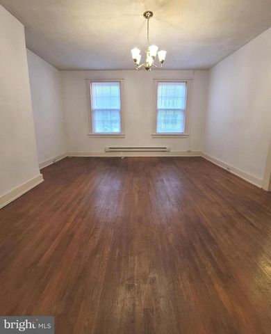 37 E MAIN ST #2, Waynesboro, PA 17268