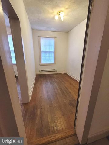 37 E MAIN ST #2, Waynesboro, PA 17268