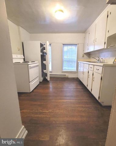 37 E MAIN ST #2, Waynesboro, PA 17268