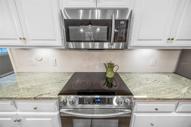 6818 NW 105TH AVENUE, Alachua, FL 32615