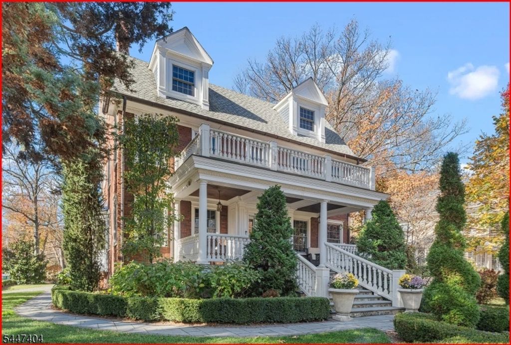 67 Tulip St, Summit City, NJ 07901