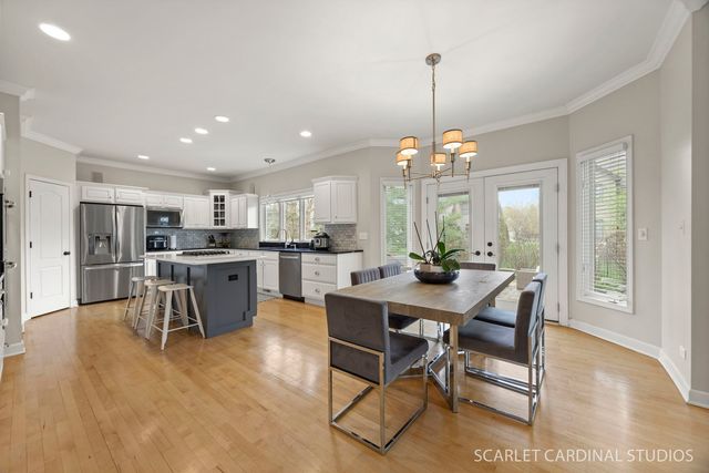 2412 Comstock Court, Naperville, IL 60564