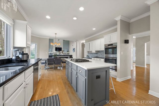 2412 Comstock Court, Naperville, IL 60564