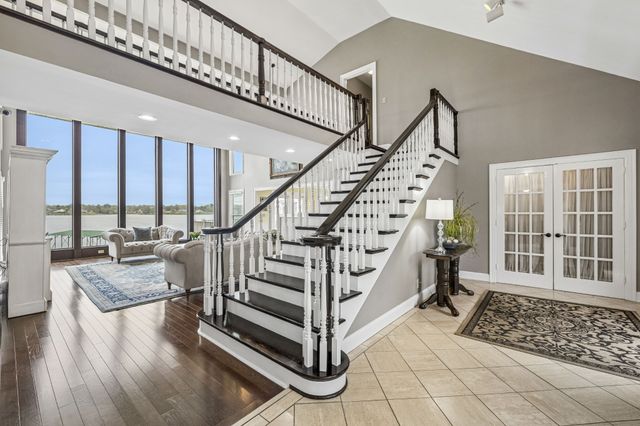 3211 Lakeshore Dr, Old Hickory, TN 37138