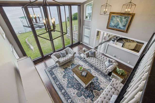 3211 Lakeshore Dr, Old Hickory, TN 37138