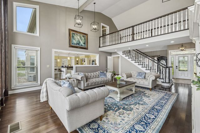 3211 Lakeshore Dr, Old Hickory, TN 37138