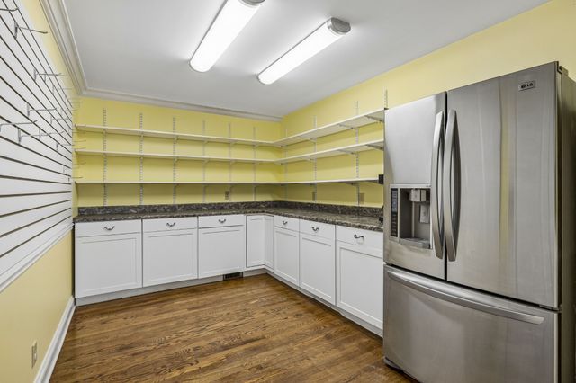 3211 Lakeshore Dr, Old Hickory, TN 37138