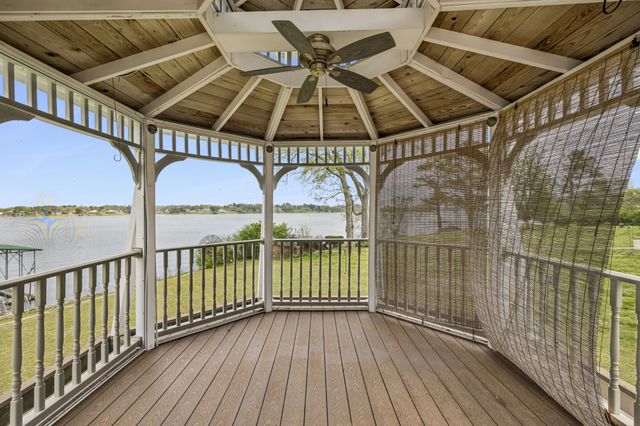 3211 Lakeshore Dr, Old Hickory, TN 37138