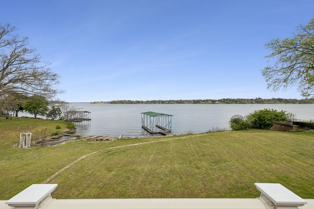 3211 Lakeshore Dr, Old Hickory, TN 37138