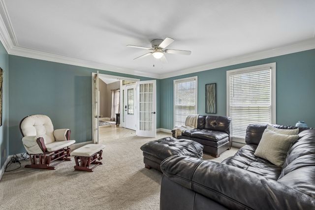 3211 Lakeshore Dr, Old Hickory, TN 37138