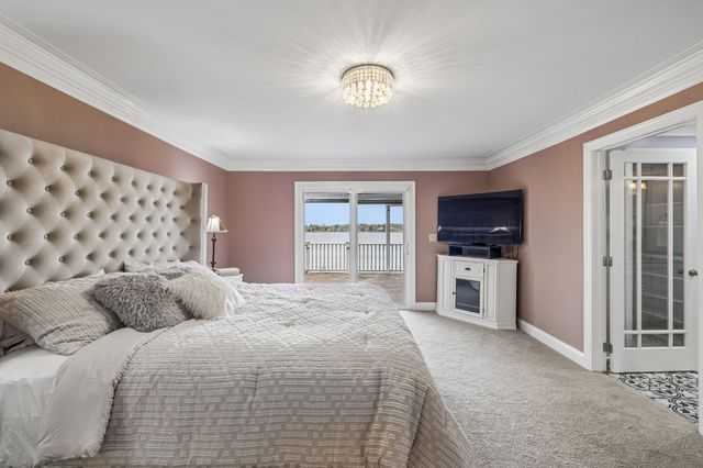 3211 Lakeshore Dr, Old Hickory, TN 37138