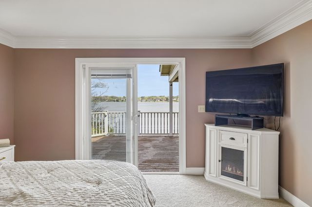 3211 Lakeshore Dr, Old Hickory, TN 37138