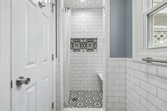 3211 Lakeshore Dr, Old Hickory, TN 37138