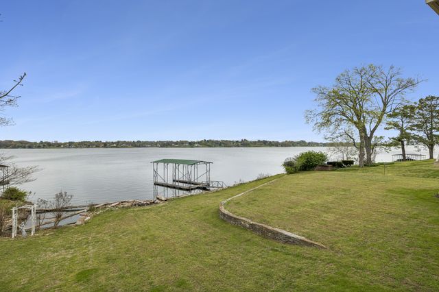 3211 Lakeshore Dr, Old Hickory, TN 37138