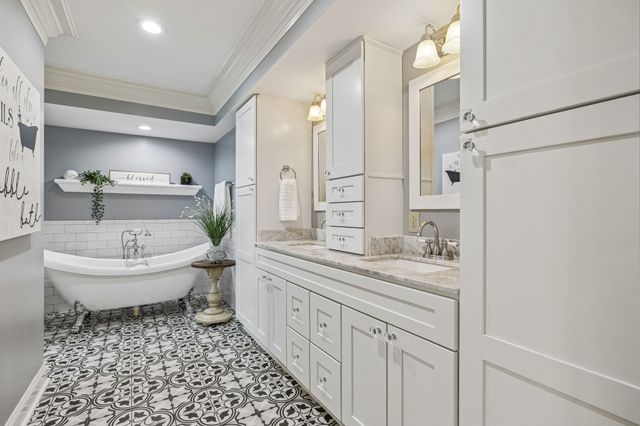 3211 Lakeshore Dr, Old Hickory, TN 37138