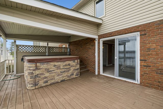 3211 Lakeshore Dr, Old Hickory, TN 37138