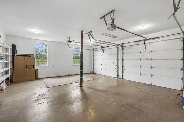 3211 Lakeshore Dr, Old Hickory, TN 37138