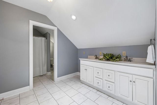 3211 Lakeshore Dr, Old Hickory, TN 37138