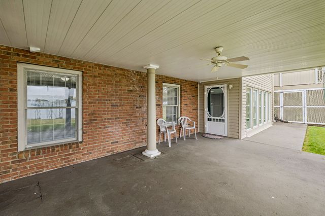 3211 Lakeshore Dr, Old Hickory, TN 37138