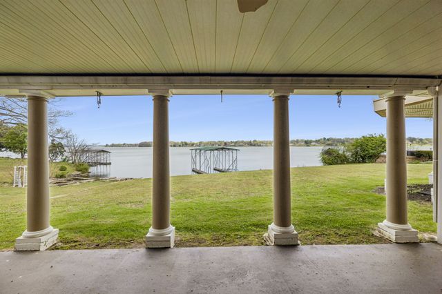 3211 Lakeshore Dr, Old Hickory, TN 37138