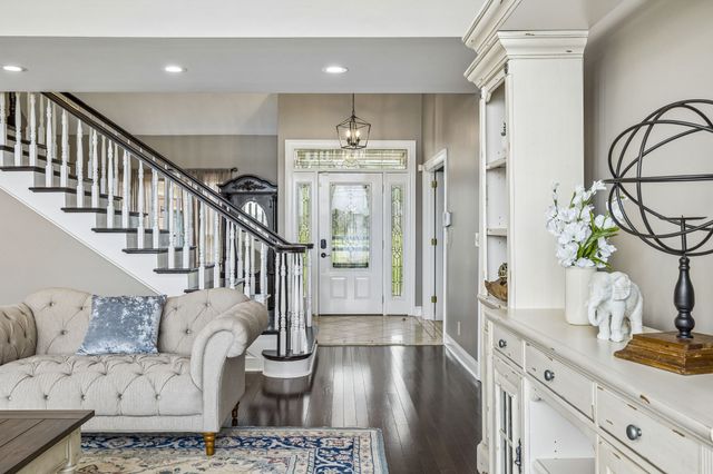 3211 Lakeshore Dr, Old Hickory, TN 37138