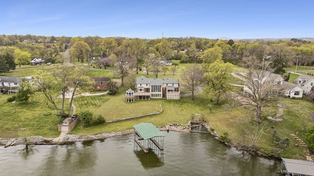 3211 Lakeshore Dr, Old Hickory, TN 37138