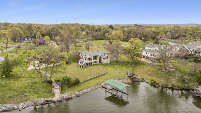 3211 Lakeshore Dr, Old Hickory, TN 37138