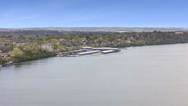 3211 Lakeshore Dr, Old Hickory, TN 37138