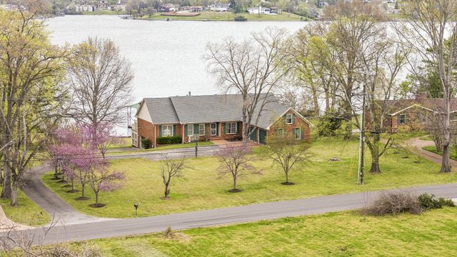 3211 Lakeshore Dr, Old Hickory, TN 37138