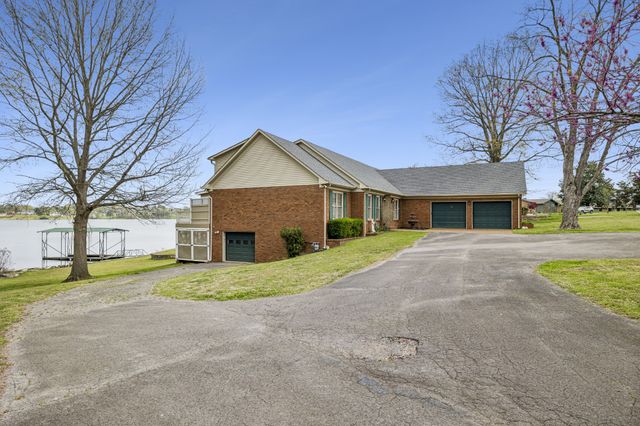 3211 Lakeshore Dr, Old Hickory, TN 37138