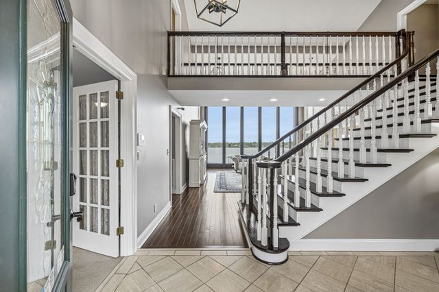 3211 Lakeshore Dr, Old Hickory, TN 37138