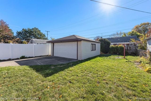 7258 Helen, Center Line, MI 48015