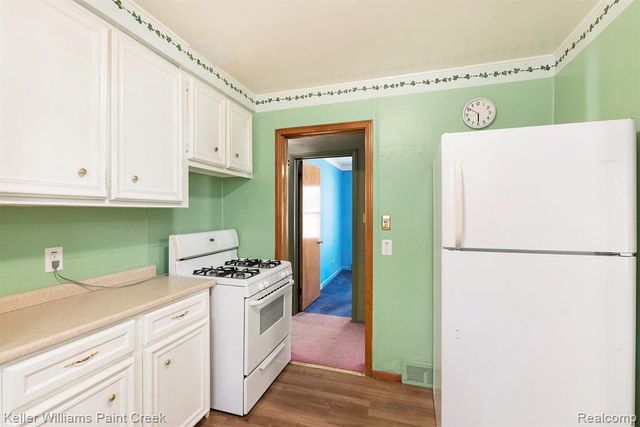 7258 Helen, Center Line, MI 48015