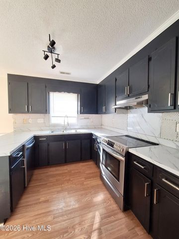 3995 Sterling Pointe Drive Kkk5, Winterville, NC 28590