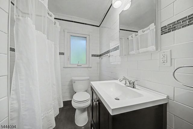 45 Leonard Ter, Wayne Twp., NJ 07470
