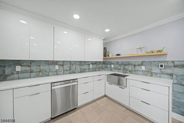 45 Leonard Ter, Wayne Twp., NJ 07470