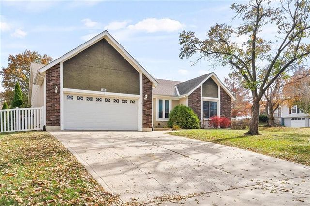 929 ELK Lane, Bonner Springs, KS 66012